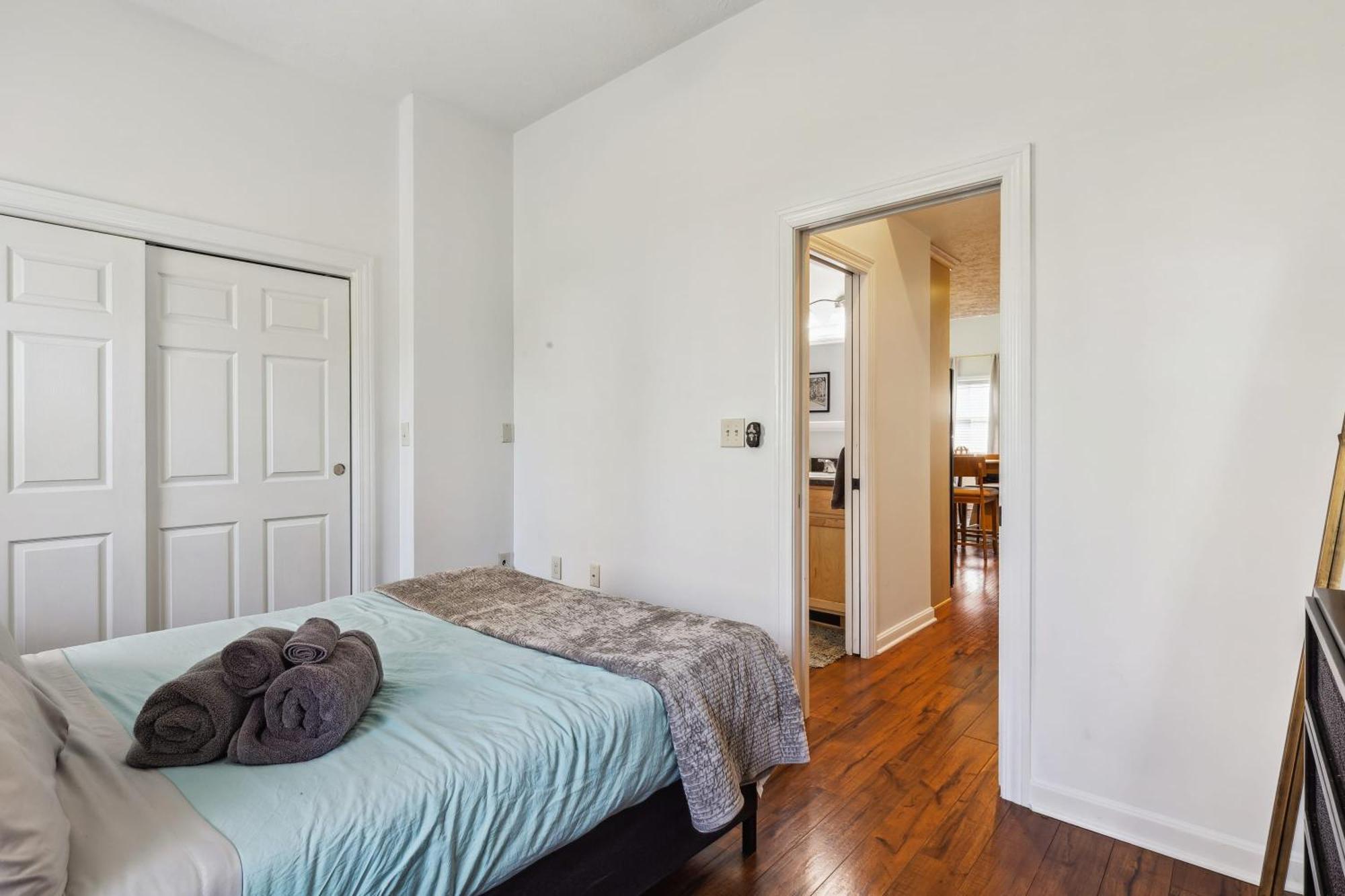 Вілла Newly Renovated Tremont Treasure I Cozy + Modern Клівленд Екстер'єр фото