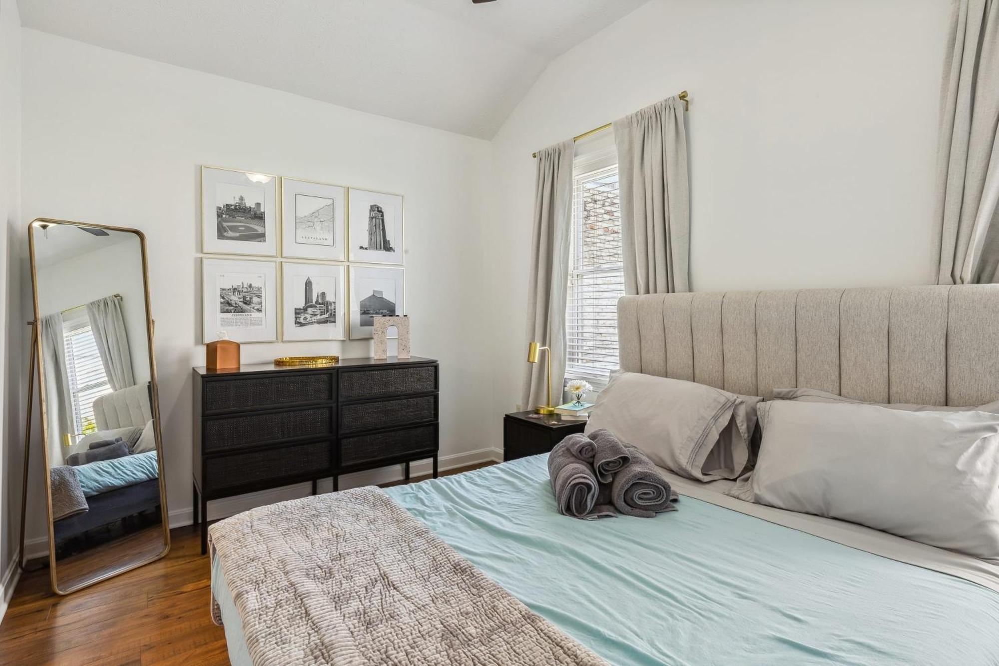 Вілла Newly Renovated Tremont Treasure I Cozy + Modern Клівленд Екстер'єр фото