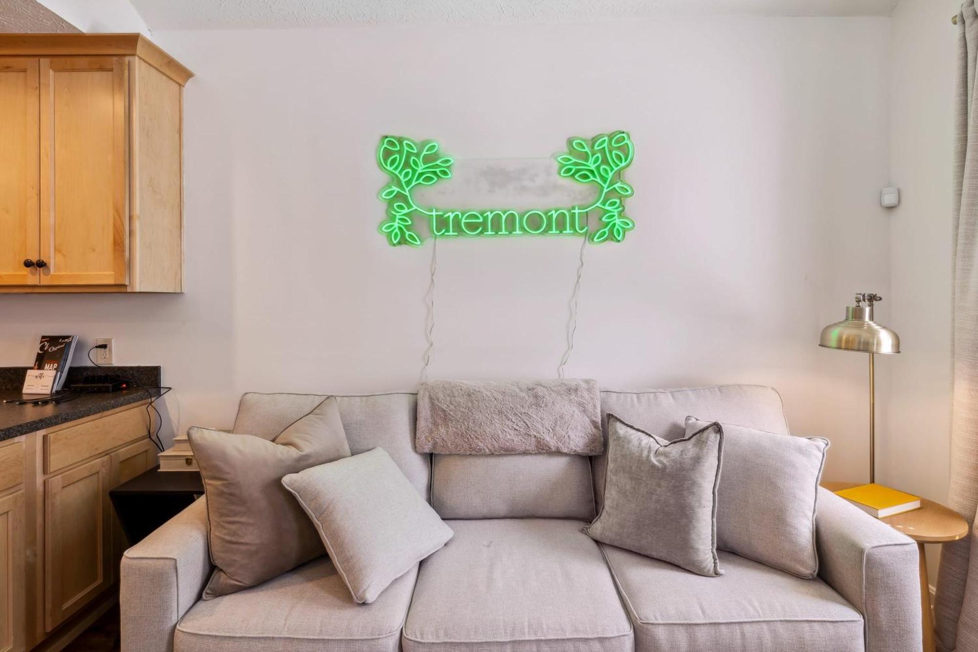 Вілла Newly Renovated Tremont Treasure I Cozy + Modern Клівленд Екстер'єр фото